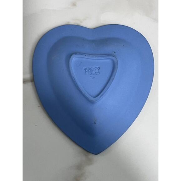 Vintage Wedgwood Blue Jasperware Heart-Shaped Tray Dish – 4 1/4" x 4 1/2" - Picture 3 of 3